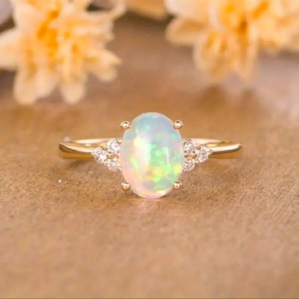 Vintage Oval Opal Gold Ring